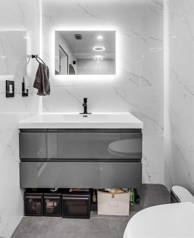Small Image of 1834 BRICKELL AVE #33, Miami Number 14