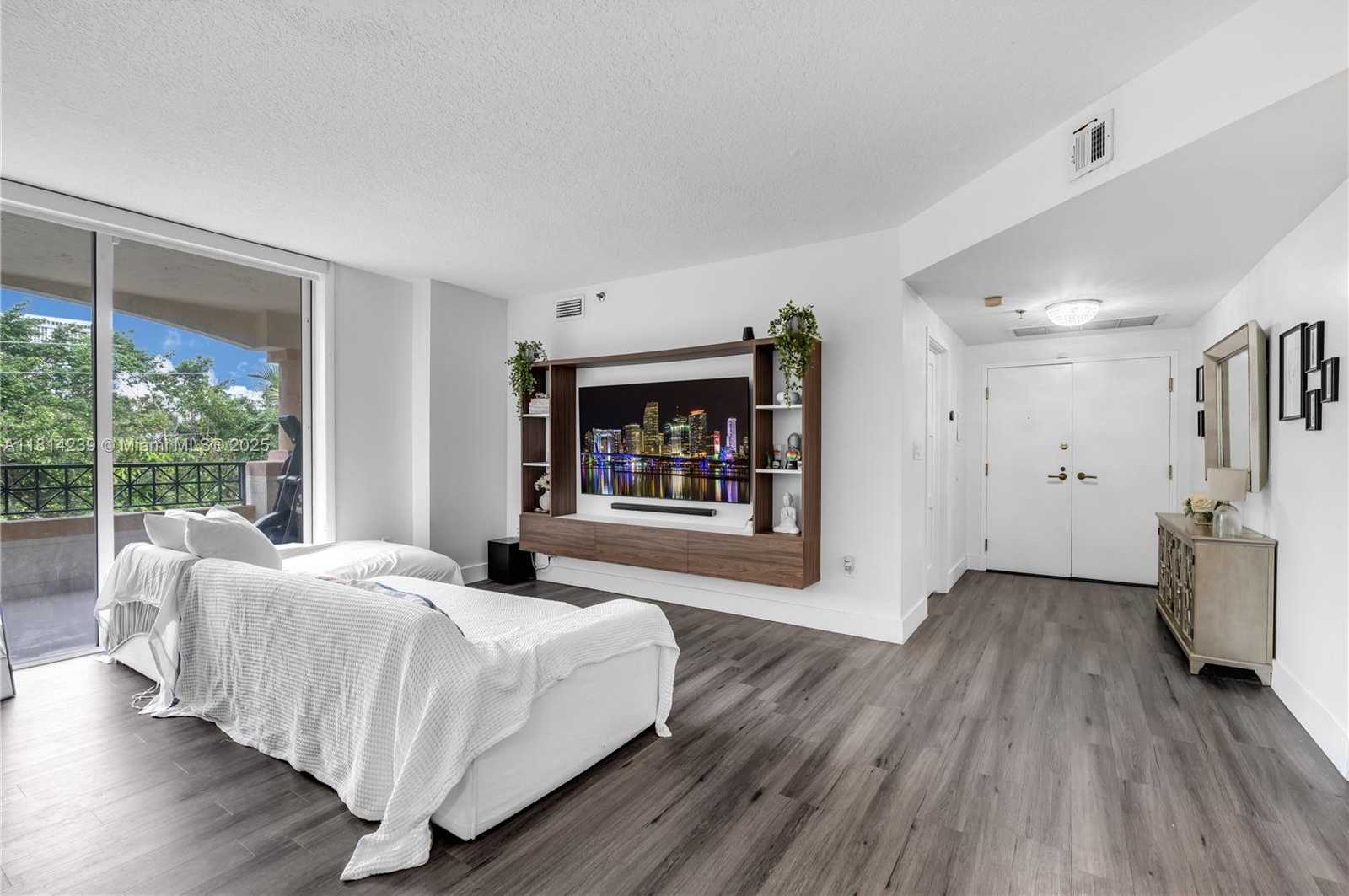Small Image of 1834 BRICKELL AVE #33, Miami Number 6