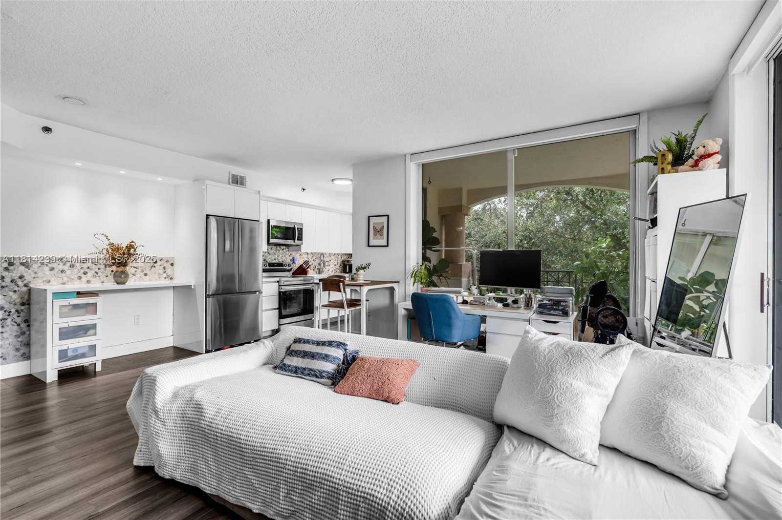 Small Image of 1834 BRICKELL AVE #33, Miami Number 8