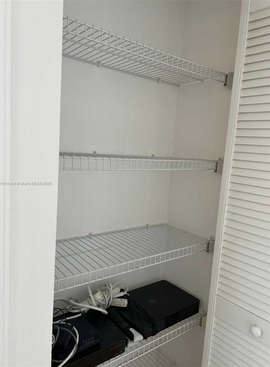 Small Image of 335 SOUTH BISCAYNE BLVD #2404, Miami Number 17