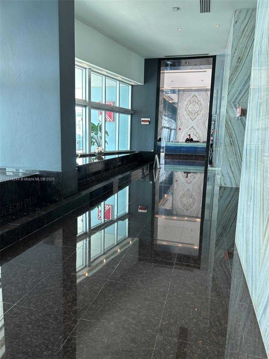 Small Image of 335 SOUTH BISCAYNE BLVD #2404, Miami Number 28