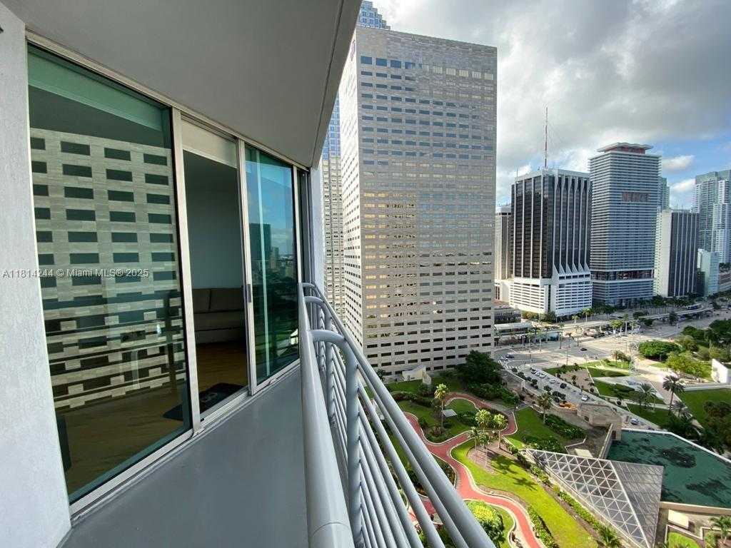 Small Image of 335 SOUTH BISCAYNE BLVD #2404, Miami Number 6
