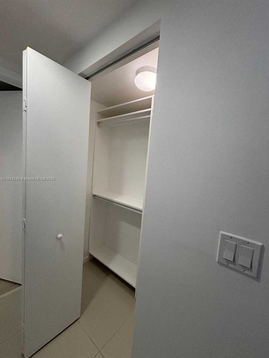 Small Image of 5300 PASEO BLVD #1507, Doral Number 25