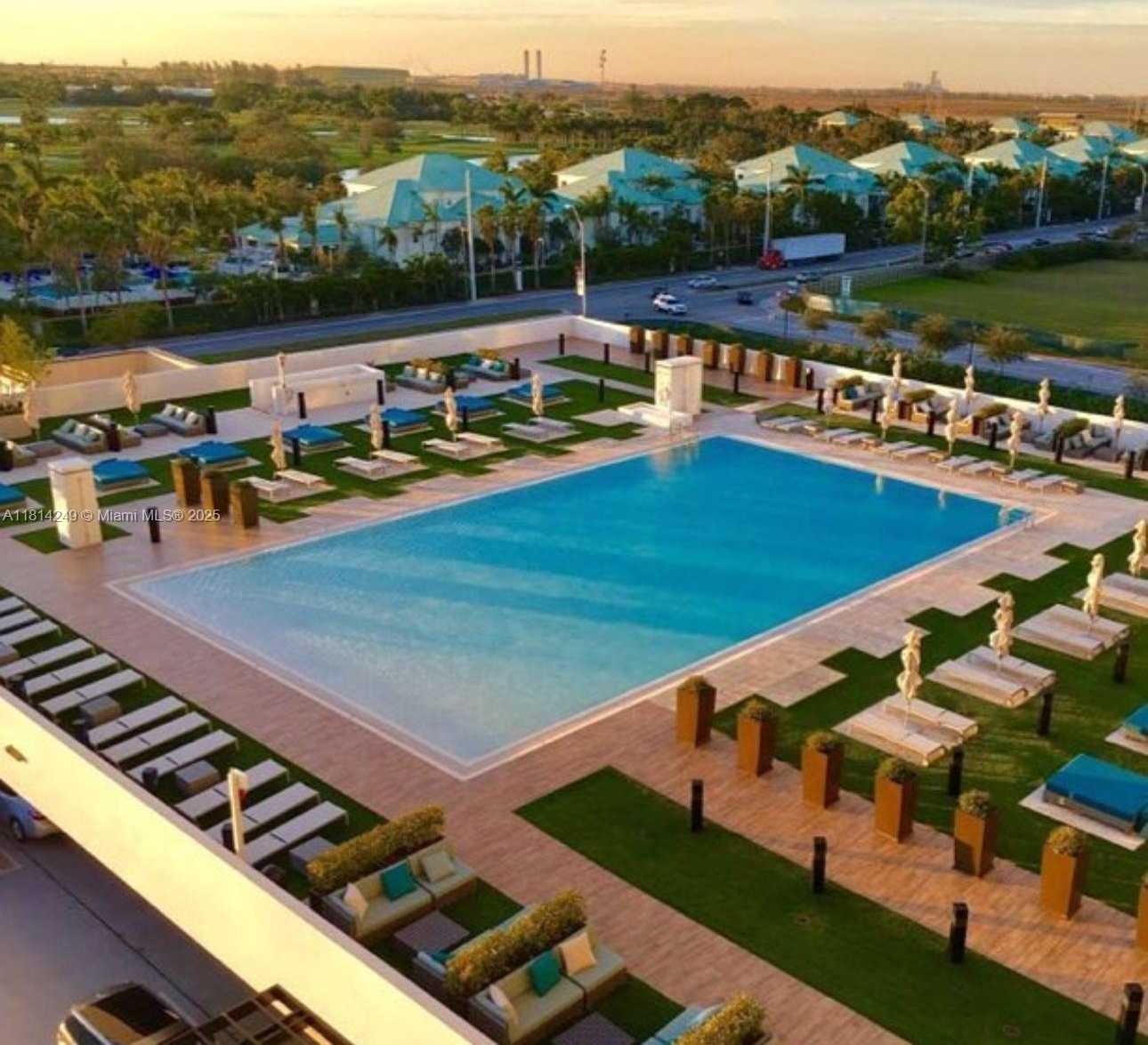 Small Image of 5300 PASEO BLVD #1507, Doral Number 3