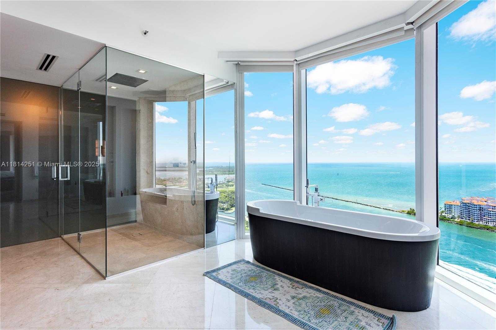 Small Image of 300 SOUTH POINTE DR #3703, Miami Beach Number 17