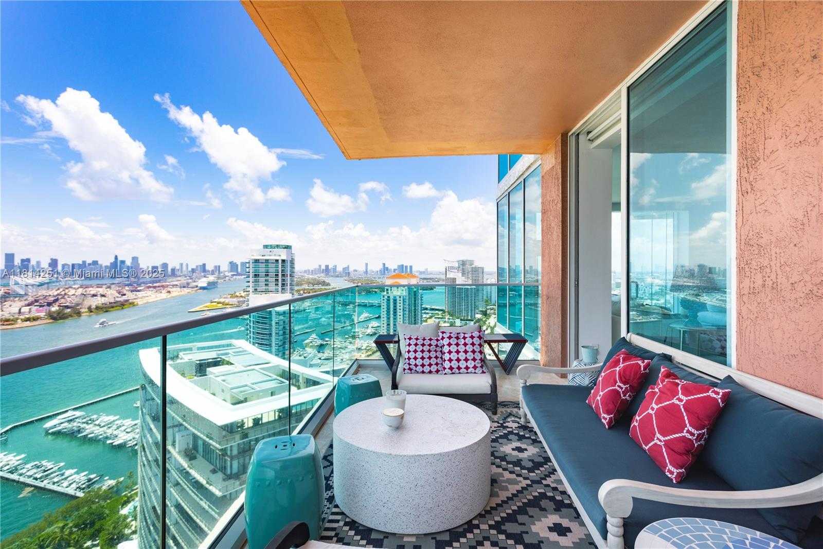 Small Image of 300 SOUTH POINTE DR #3703, Miami Beach Number 2