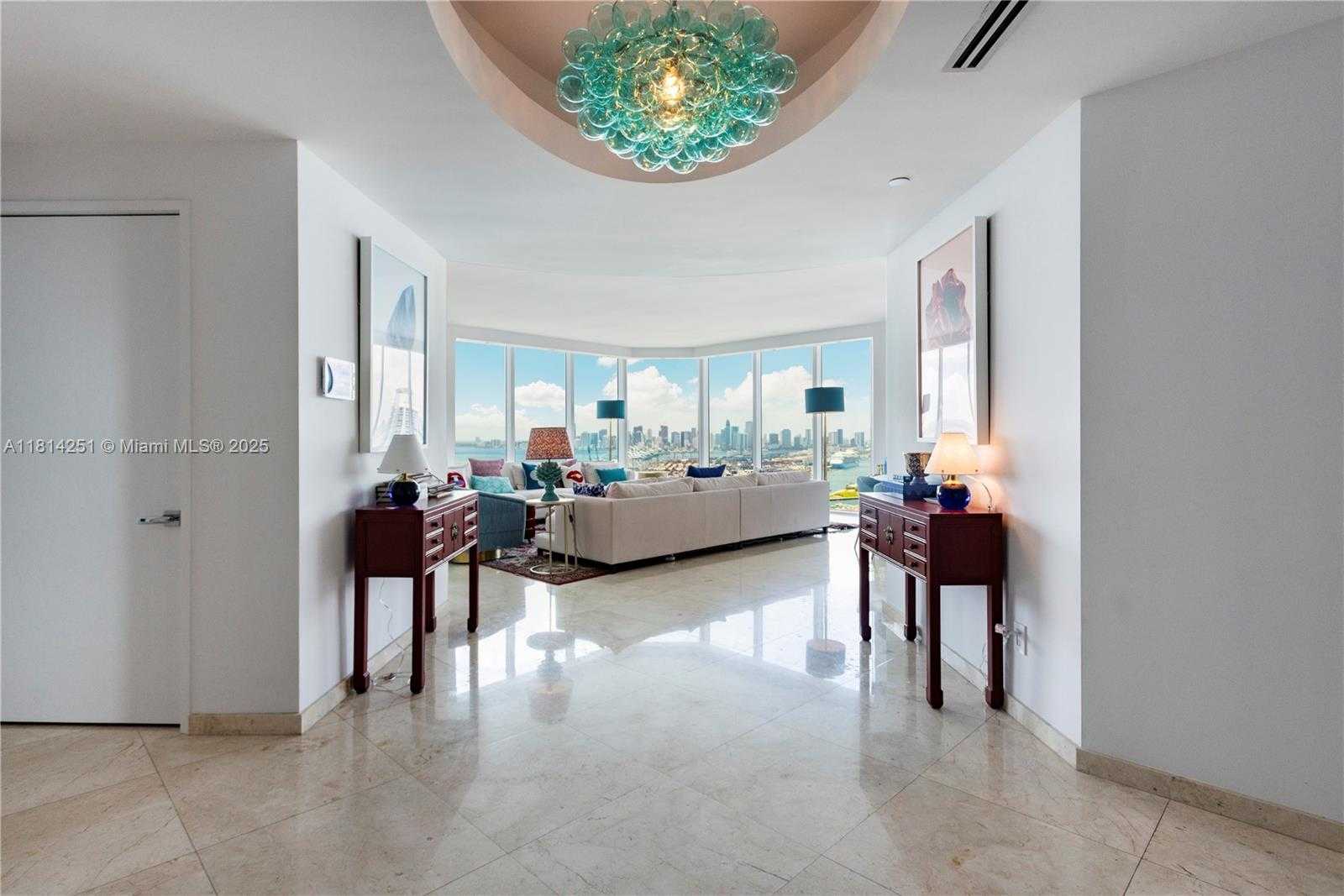 Small Image of 300 SOUTH POINTE DR #3703, Miami Beach Number 6