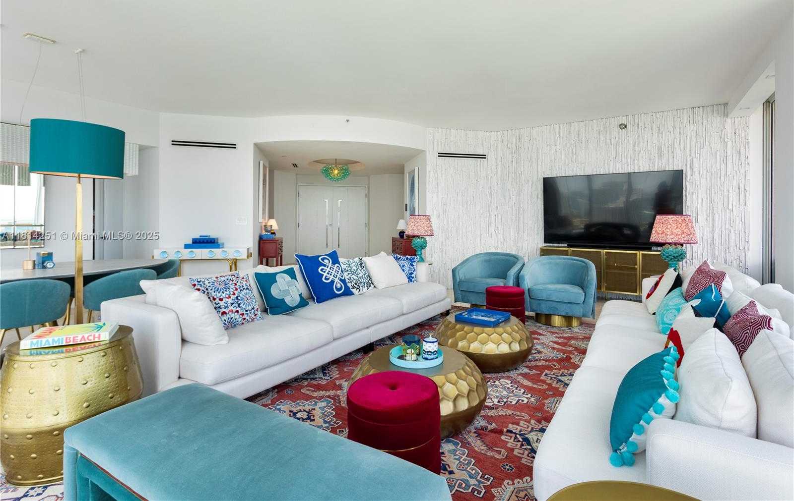Small Image of 300 SOUTH POINTE DR #3703, Miami Beach Number 8