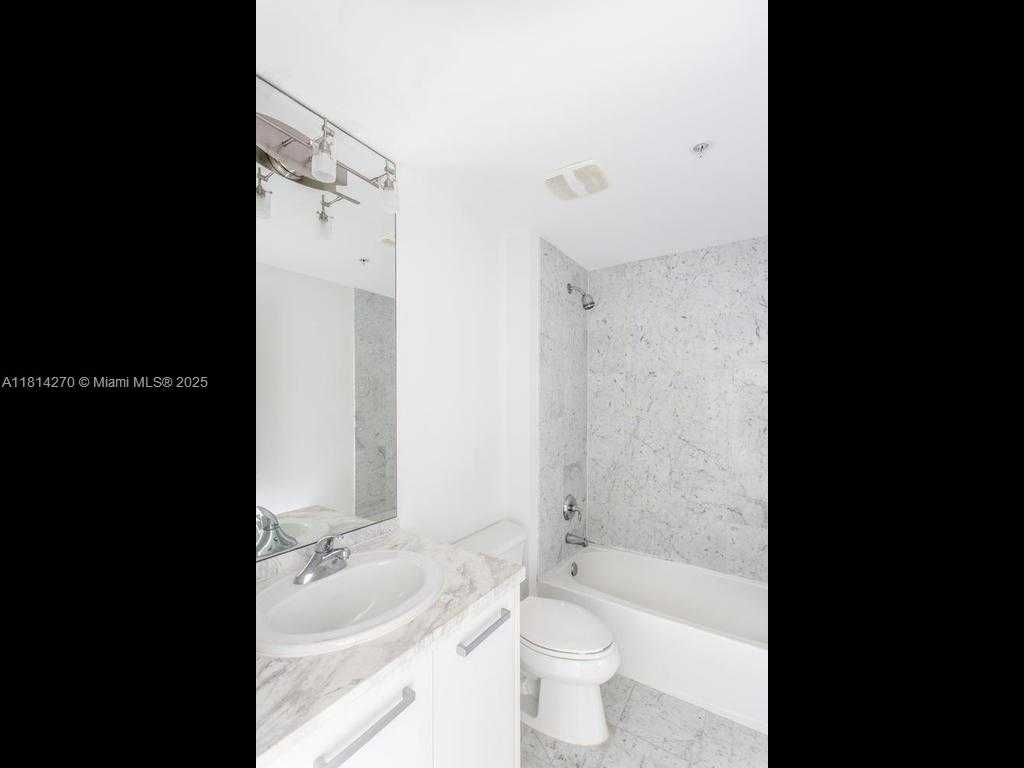 Small Image of 244 BISCAYNE BLVD #1002, Miami Number 13