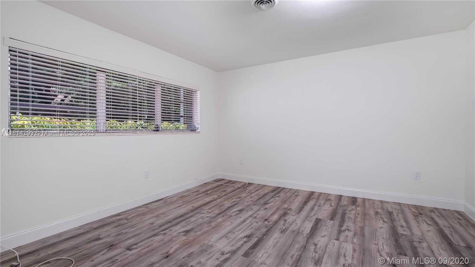 Small Image of 3941 SEGOVIA ST, Coral Gables Number 13
