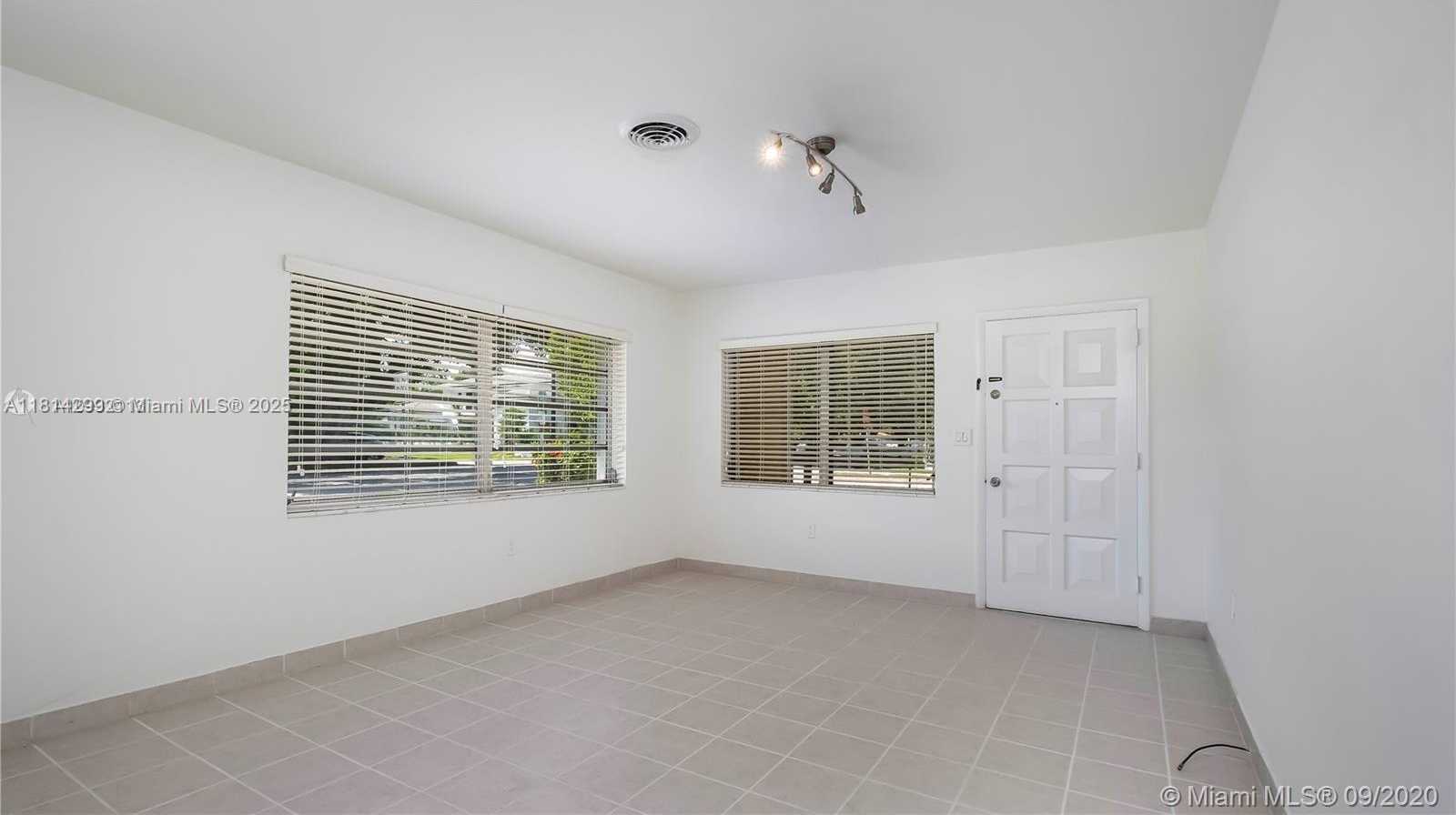 Small Image of 3941 SEGOVIA ST, Coral Gables Number 3