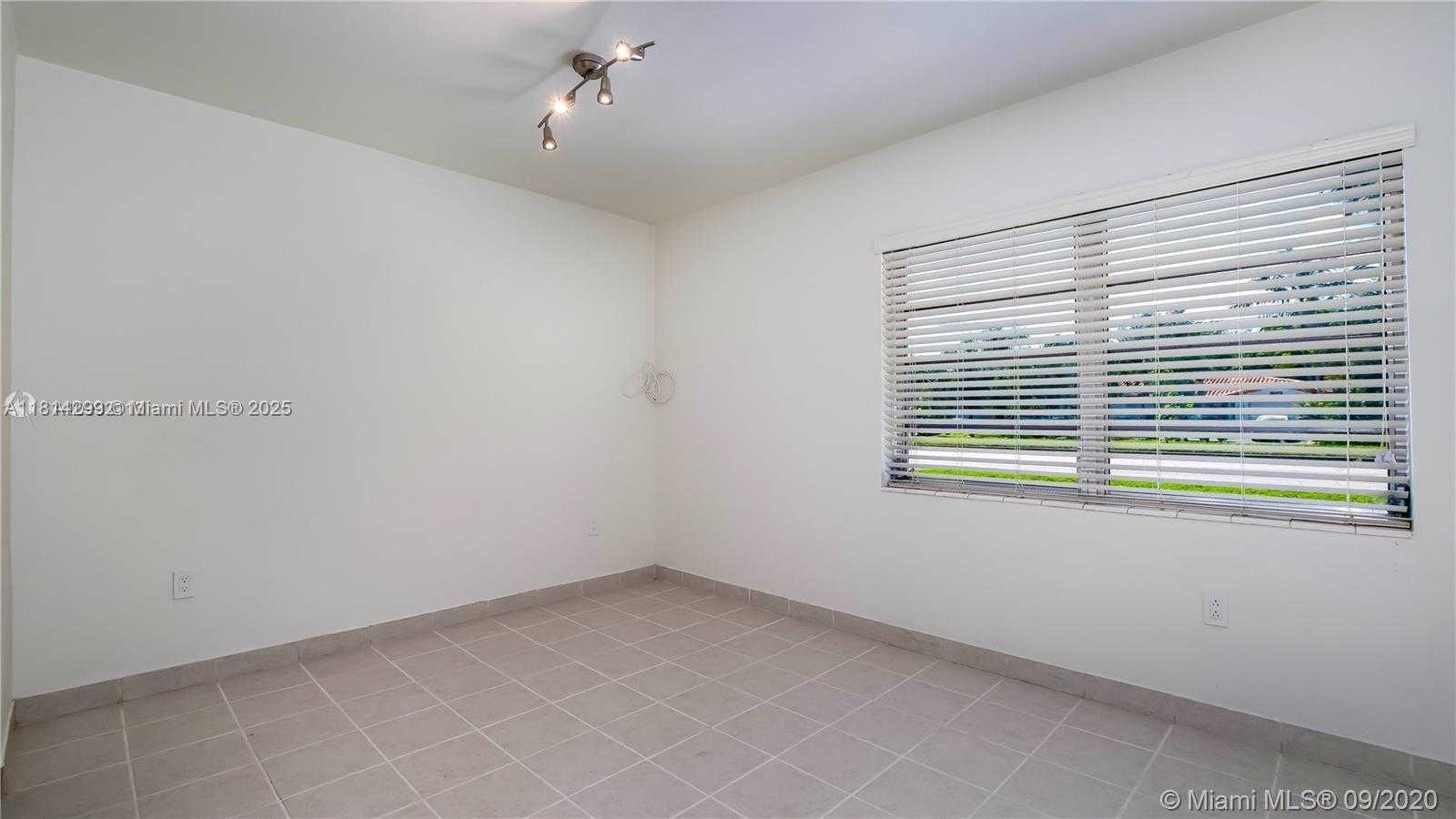 Small Image of 3941 SEGOVIA ST, Coral Gables Number 7