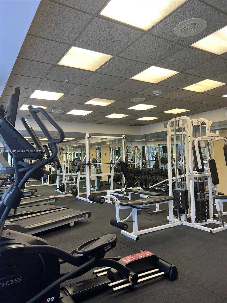Small Image of 2555 COLLINS AVE #2207, Miami Beach Number 26