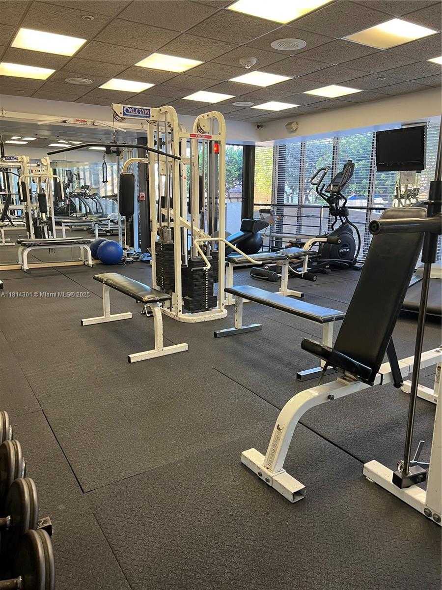 Small Image of 2555 COLLINS AVE #2207, Miami Beach Number 27