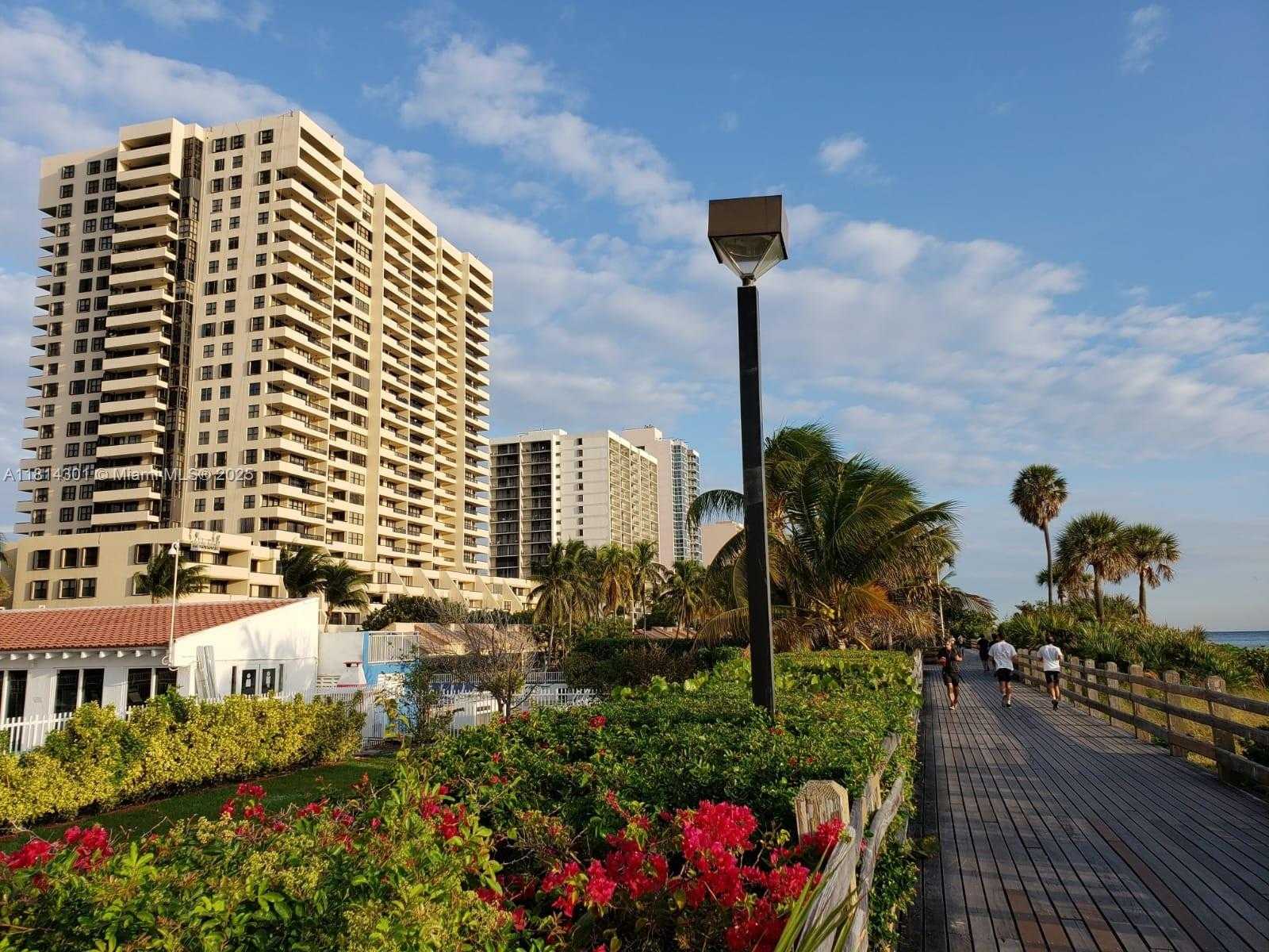 Small Image of 2555 COLLINS AVE #2207, Miami Beach Number 28