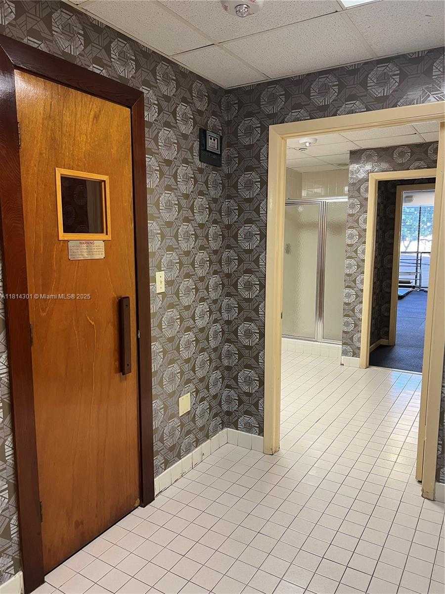Small Image of 2555 COLLINS AVE #2207, Miami Beach Number 29