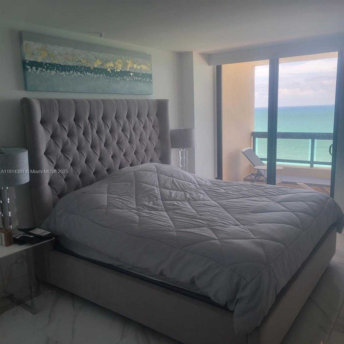 Small Image of 2555 COLLINS AVE #2207, Miami Beach Number 5