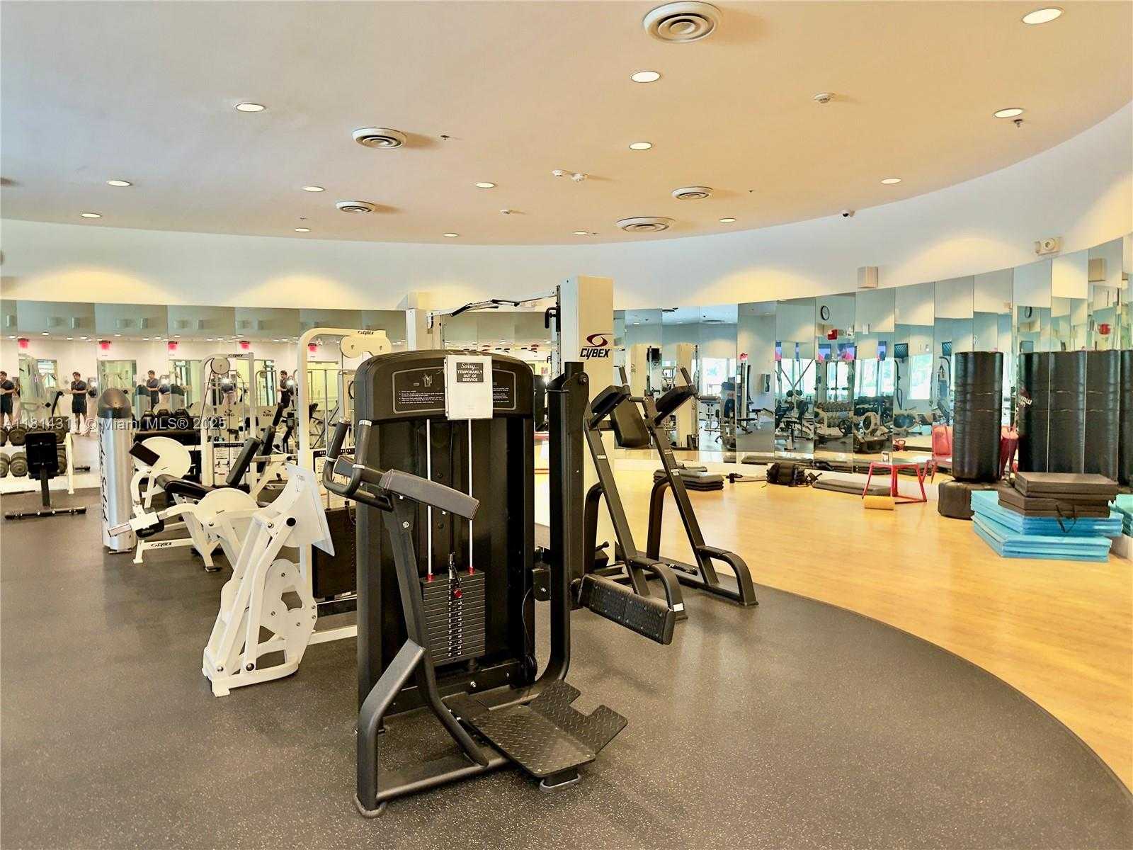 Small Image of 5600 COLLINS AVE #10V, Miami Beach Number 13
