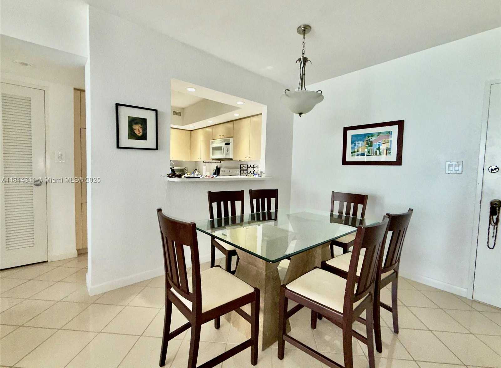 Small Image of 5600 COLLINS AVE #10V, Miami Beach Number 19