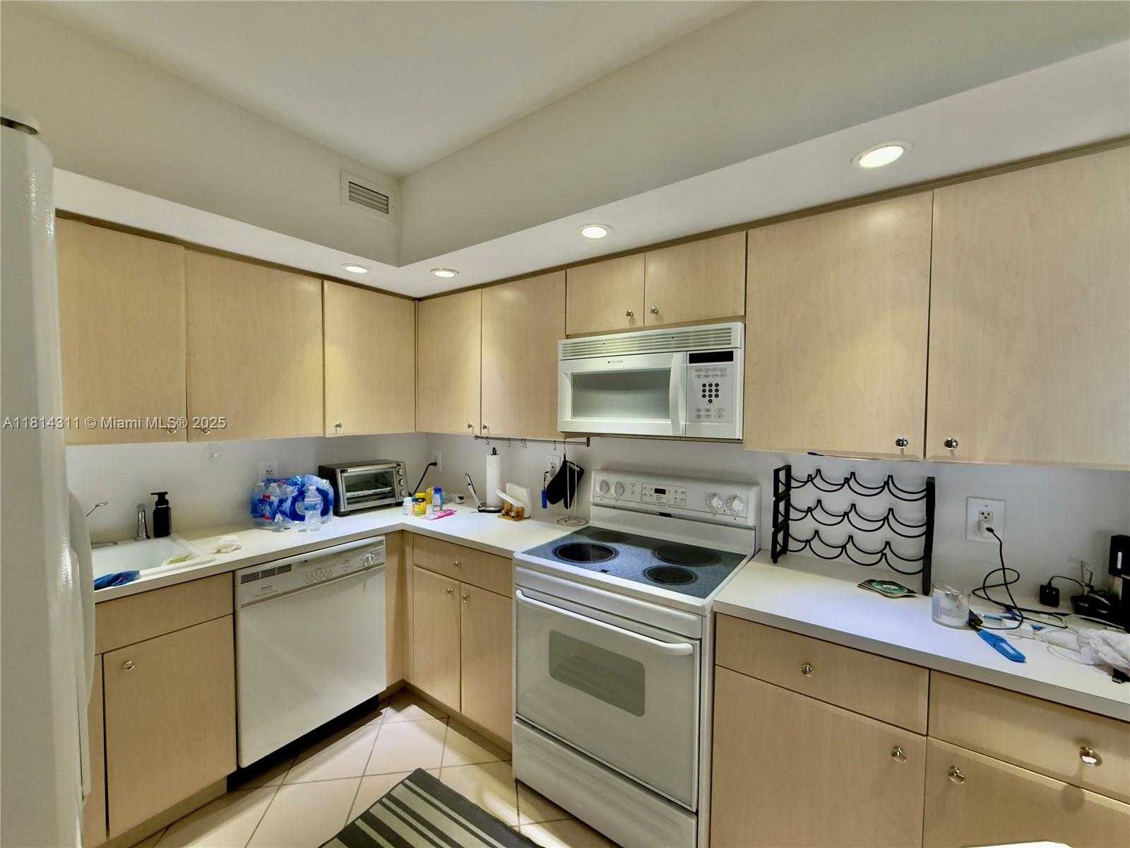Small Image of 5600 COLLINS AVE #10V, Miami Beach Number 22