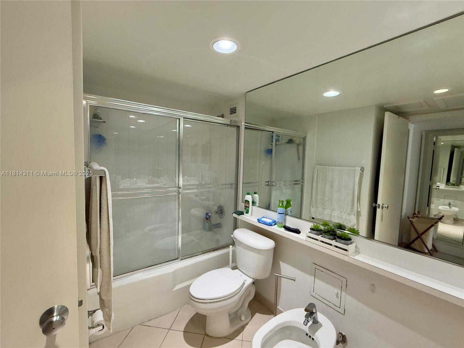 Small Image of 5600 COLLINS AVE #10V, Miami Beach Number 23