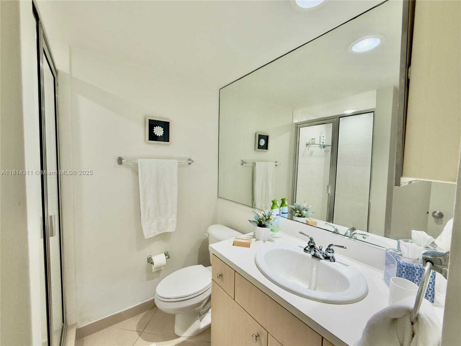 Small Image of 5600 COLLINS AVE #10V, Miami Beach Number 25