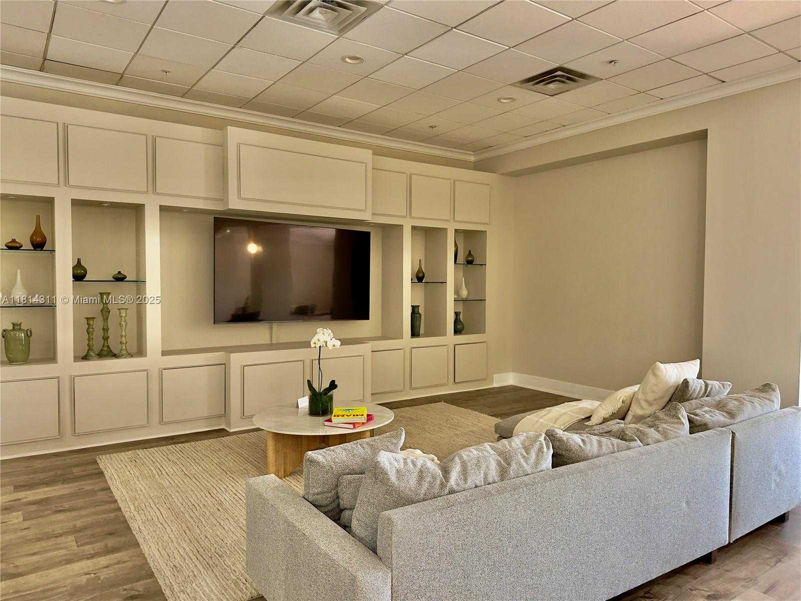 Small Image of 5600 COLLINS AVE #10V, Miami Beach Number 29