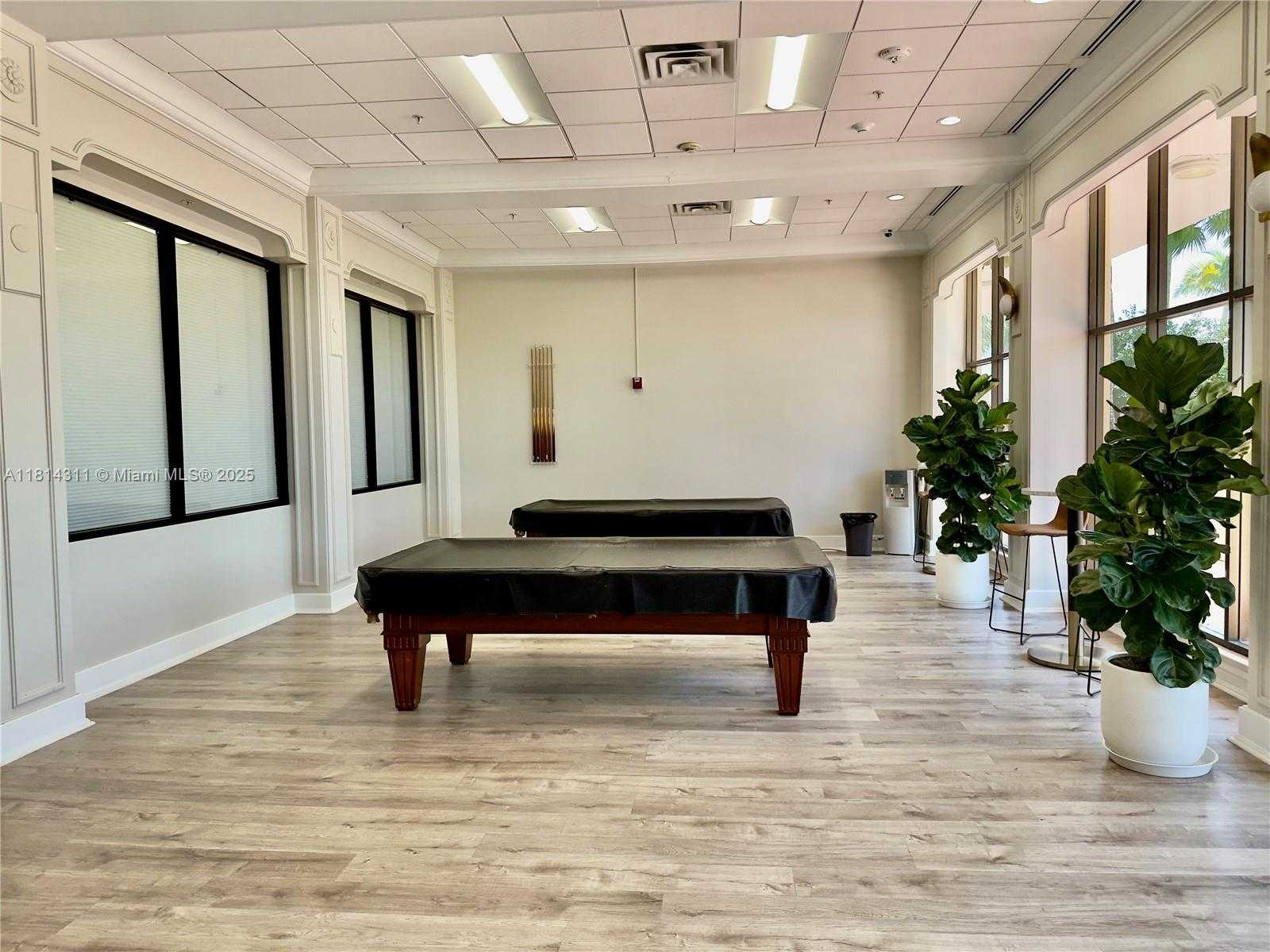 Small Image of 5600 COLLINS AVE #10V, Miami Beach Number 30