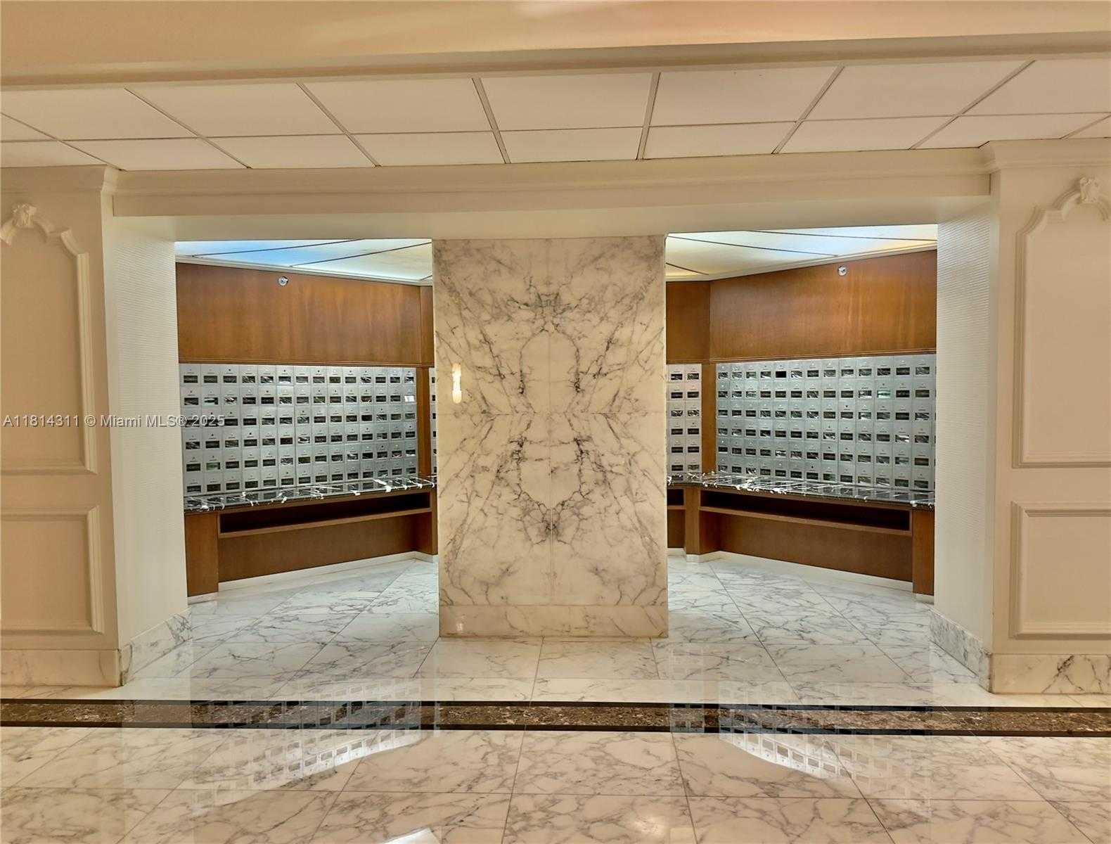 Small Image of 5600 COLLINS AVE #10V, Miami Beach Number 31