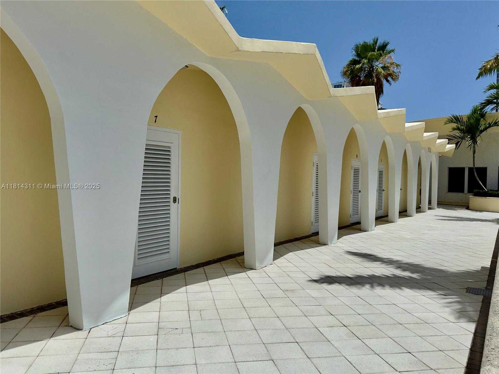 Small Image of 5600 COLLINS AVE #10V, Miami Beach Number 32