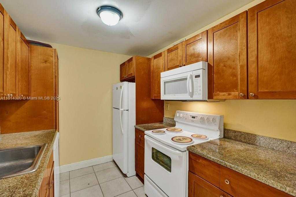Small Image of 10804 NORTH KENDALL DR #P14, Miami Number 16