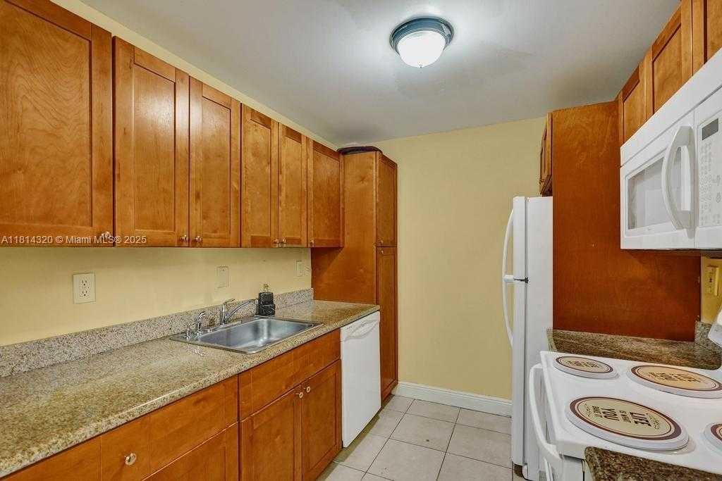Small Image of 10804 NORTH KENDALL DR #P14, Miami Number 17
