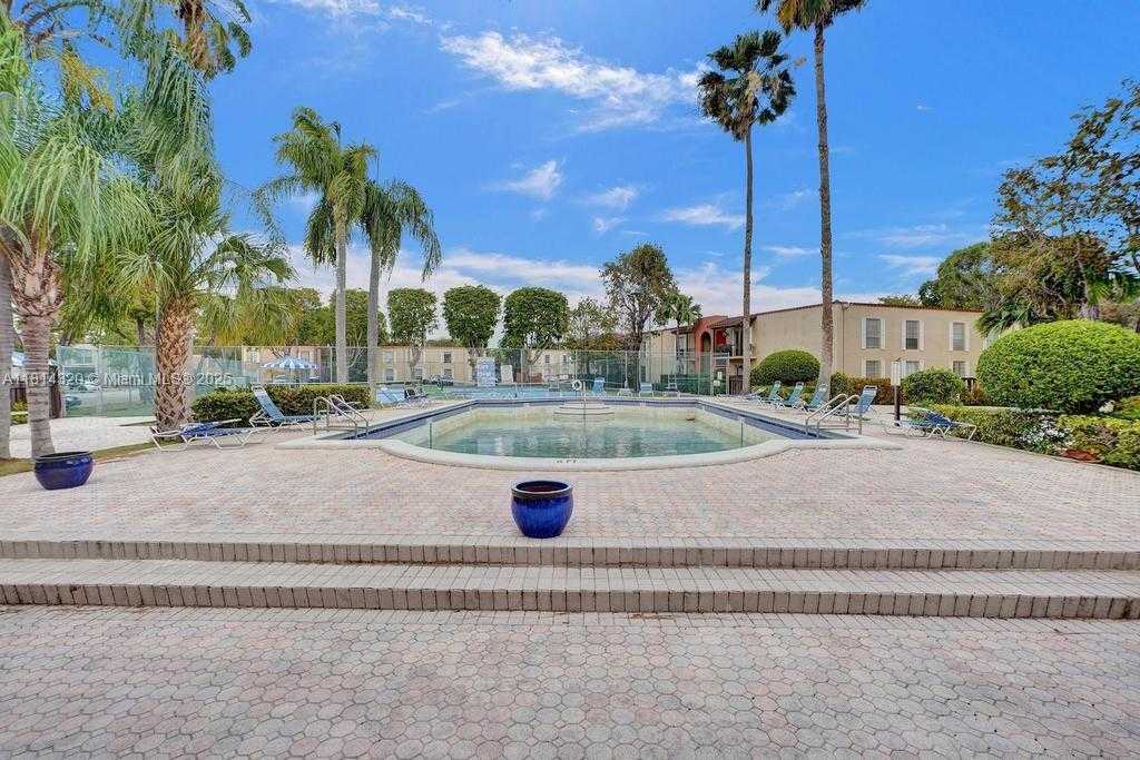Small Image of 10804 NORTH KENDALL DR #P14, Miami Number 33