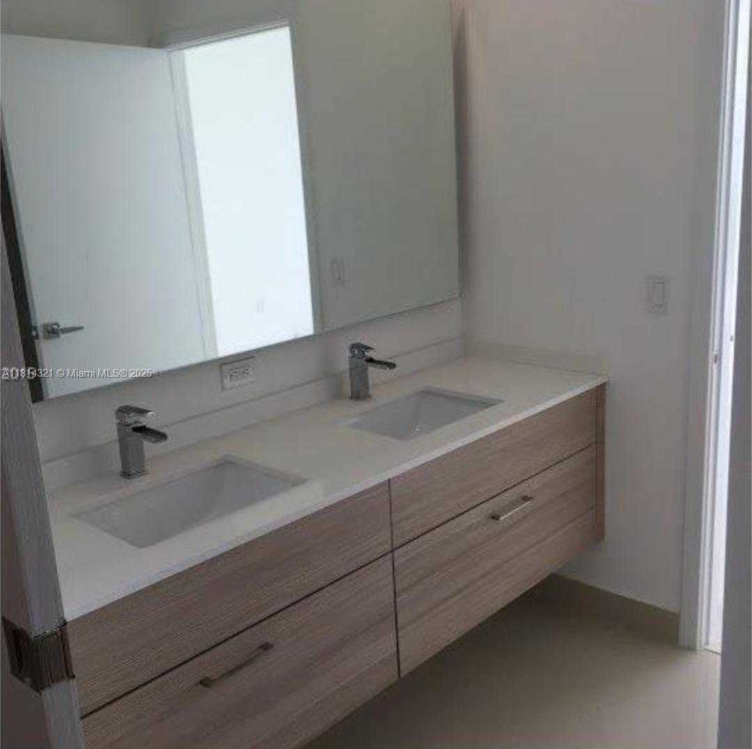 Small Image of 600 NORTH EAST 27TH ST #2704, Miami Number 5