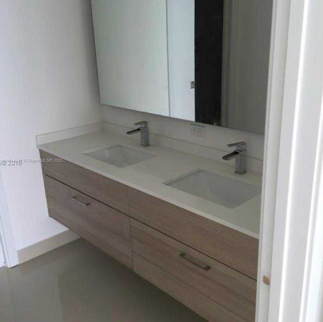 Small Image of 600 NORTH EAST 27TH ST #2704, Miami Number 6