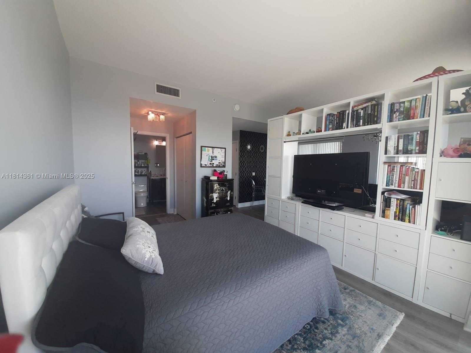 Small Image of 60 SOUTH WEST 13TH ST #1601, Miami Number 16