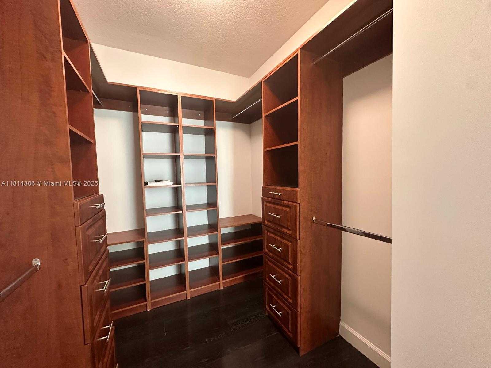 Small Image of 41 SOUTH EAST 5TH ST #1516, Miami Number 26