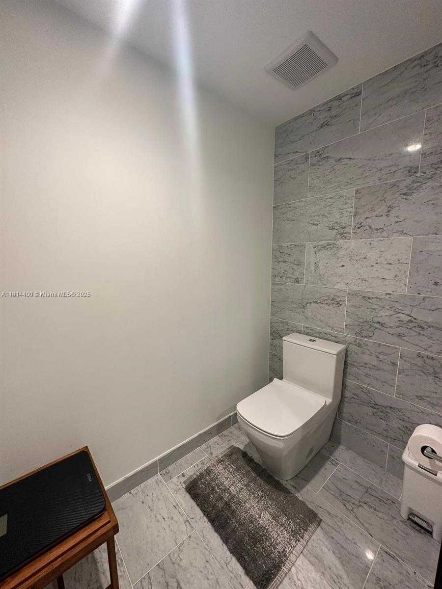 Small Image of 1000 BRICKELL PLZ #4001, Miami Number 7