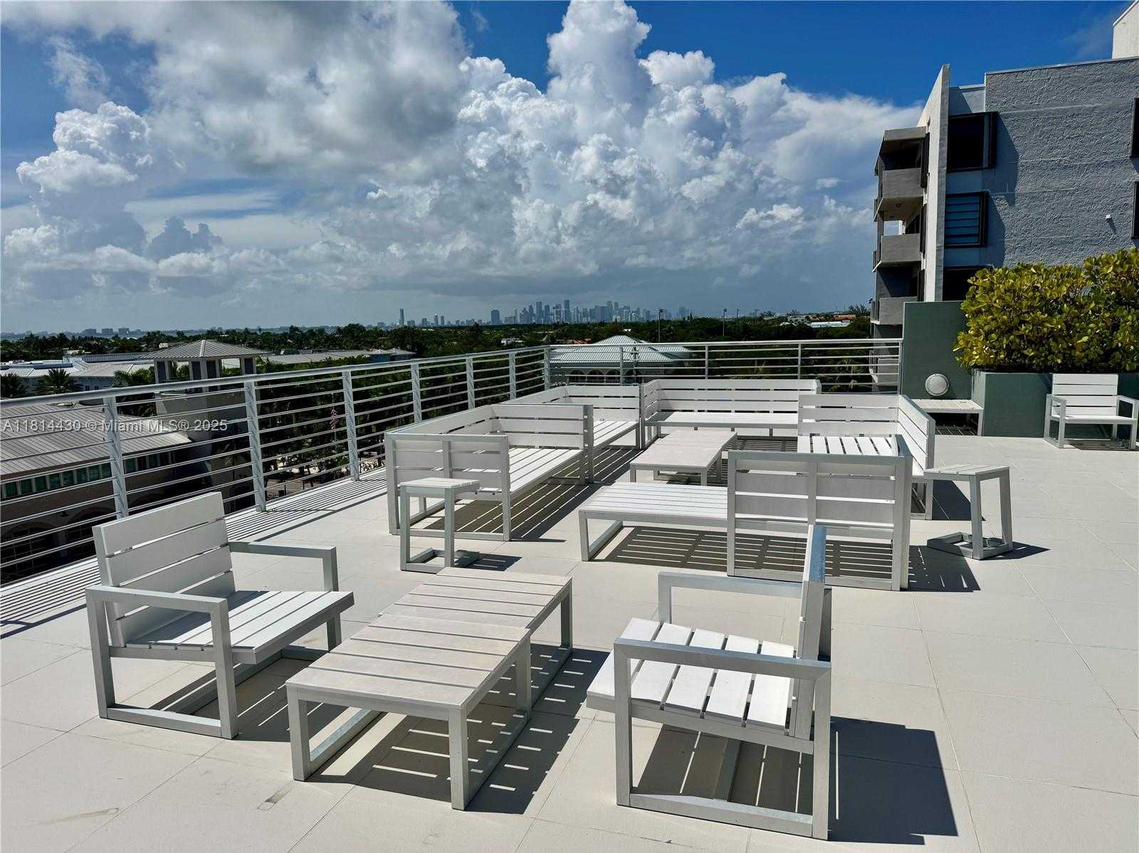 Small Image of 101 SUNRISE DR #A-201, Key Biscayne Number 34