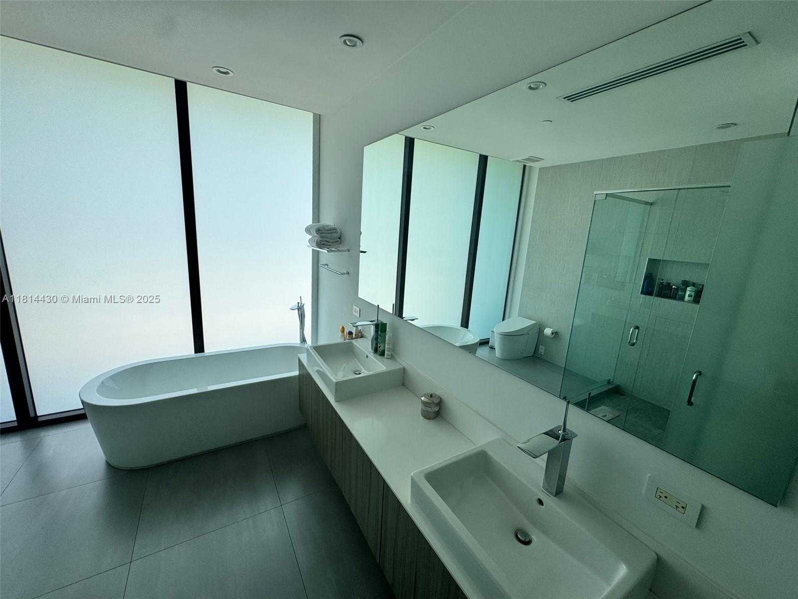 Small Image of 101 SUNRISE DR #A-201, Key Biscayne Number 4