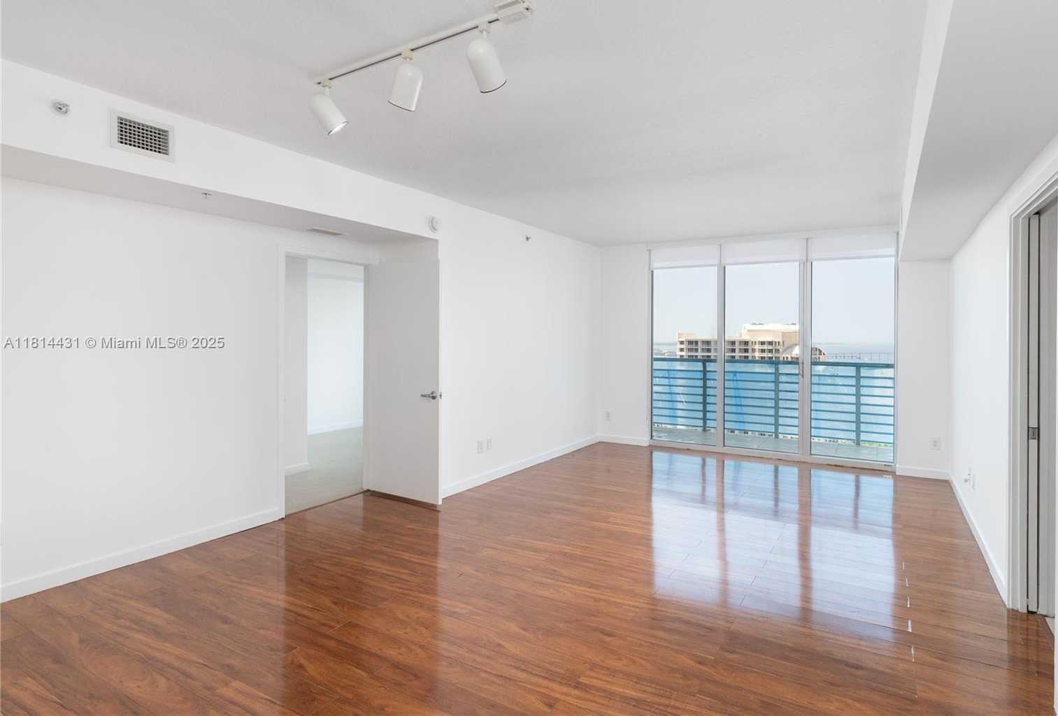 Small Image of 335 SOUTH BISCAYNE BLVD #3207, Miami Number 4