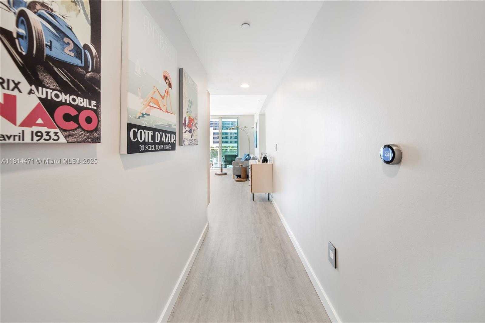 Small Image of 950 BRICKELL BAY DR #1407, Miami Number 10