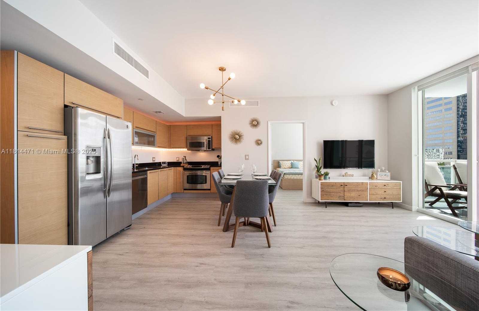 Small Image of 950 BRICKELL BAY DR #1407, Miami Number 11
