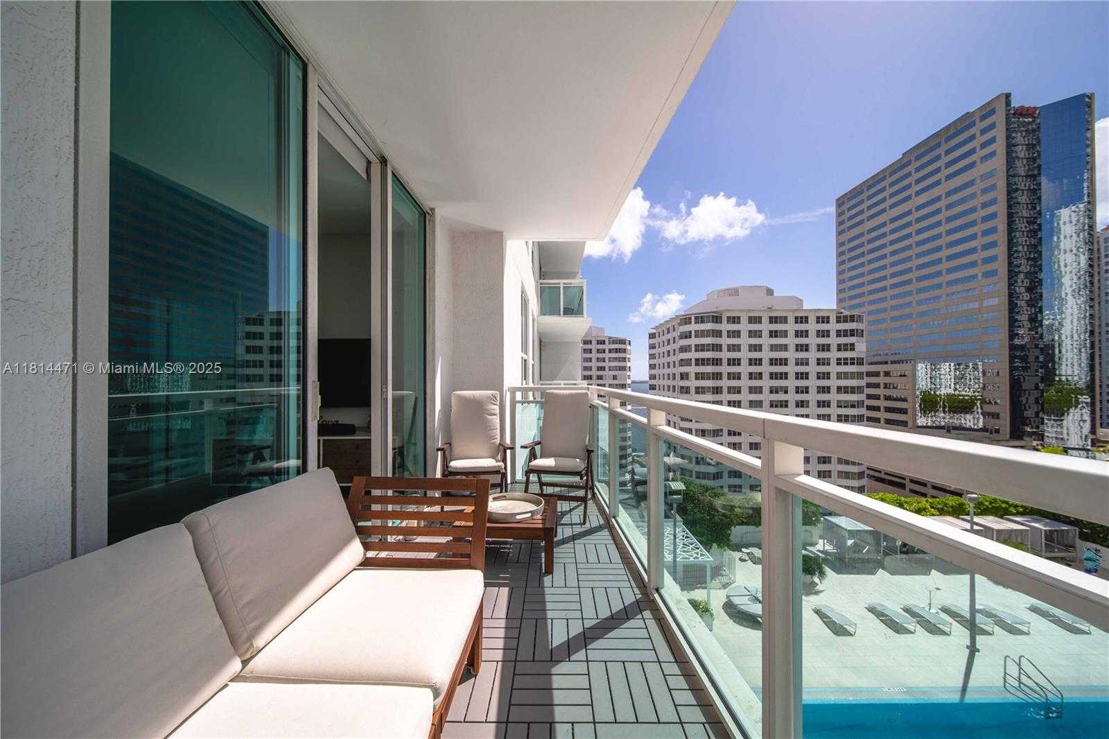 Small Image of 950 BRICKELL BAY DR #1407, Miami Number 17