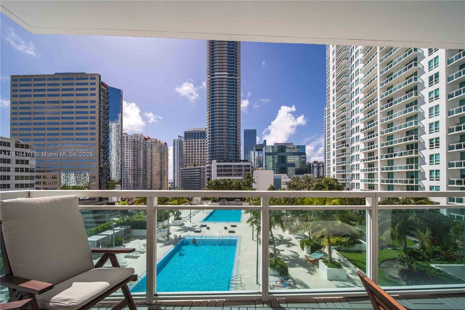 Small Image of 950 BRICKELL BAY DR #1407, Miami Number 18