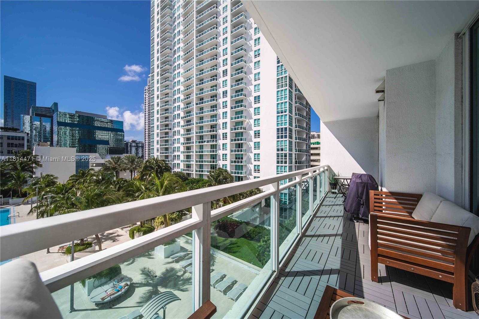 Small Image of 950 BRICKELL BAY DR #1407, Miami Number 19