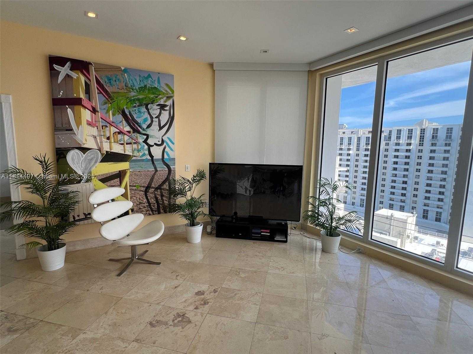 Small Image of 100 LINCOLN RD #PH12, Miami Beach Number 9