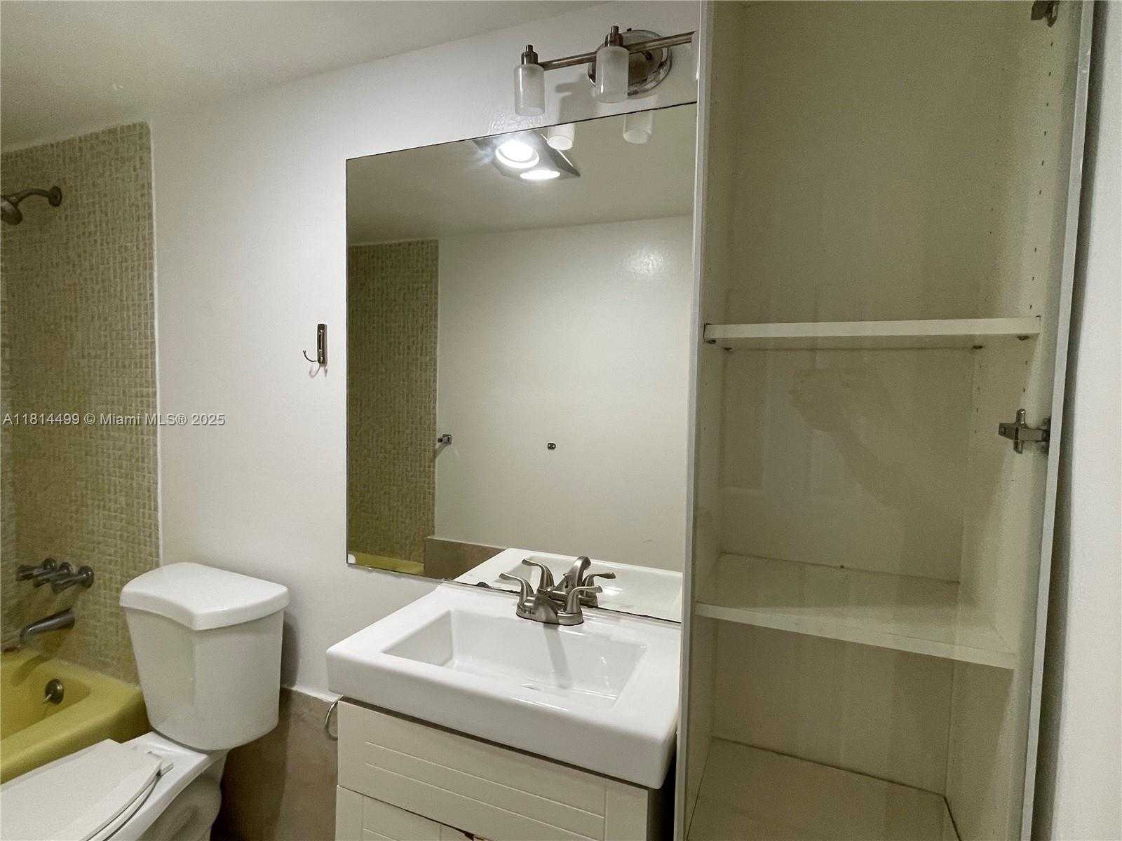 Small Image of 401 OCEAN DR #219, Miami Beach Number 10