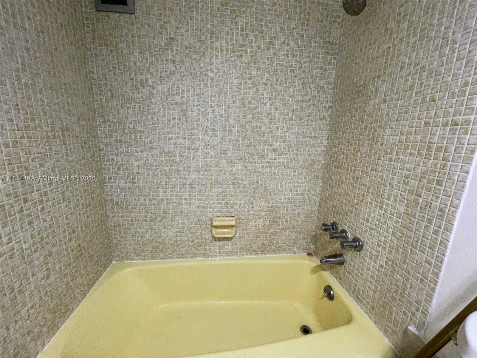 Small Image of 401 OCEAN DR #219, Miami Beach Number 5