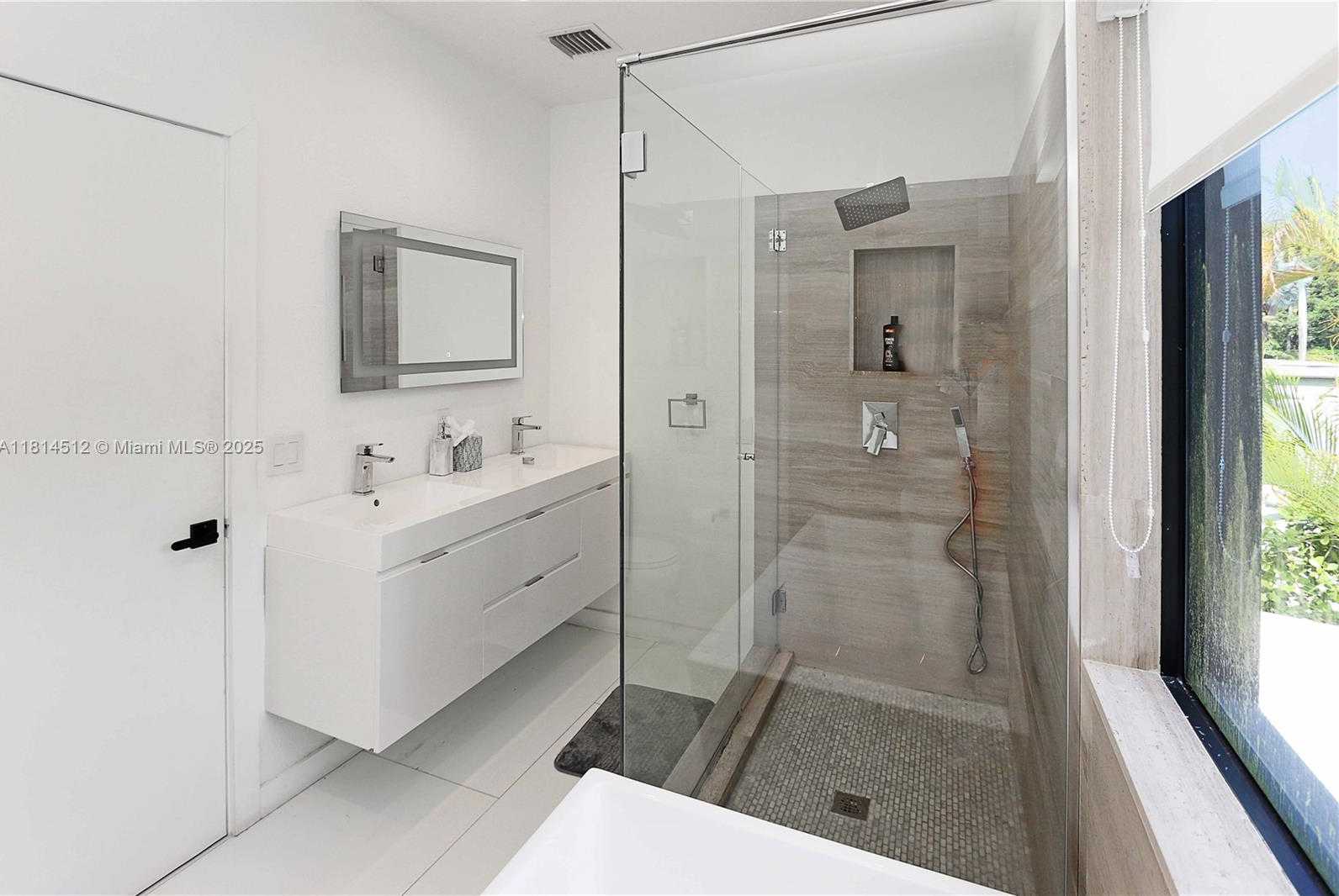 Small Image of 1109 NORTH EAST 89TH ST, Miami Number 31